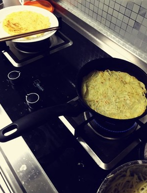 怎样做土豆饼又香又脆,简单美味5分钟做出来