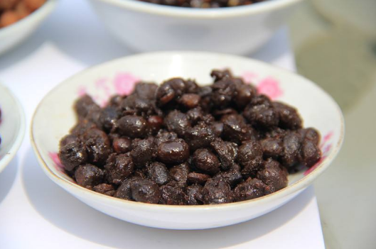 豆豉是怎么做出来的，做好的豆豉可以做哪些菜