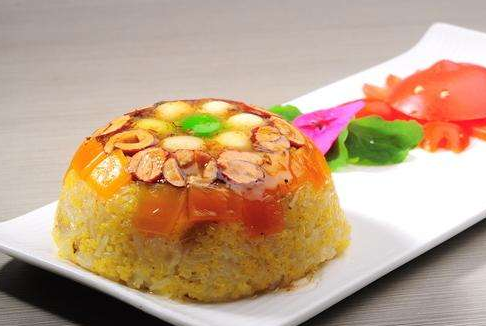 做八宝饭需要哪些食材，用电饭煲怎么做软糯的八宝饭