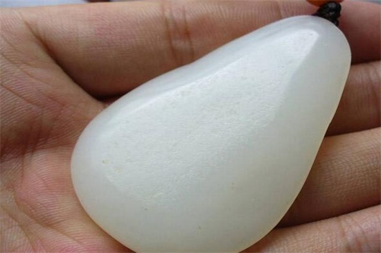 羊脂白玉与和田白玉有区别吗?