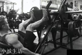 男人該怎樣健身鍛煉才能練出翹臀？