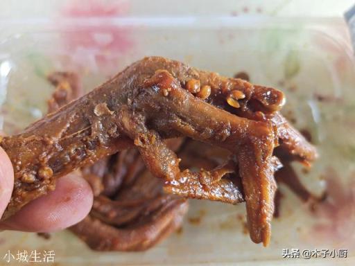 麻辣卤味鸭脖子等麻辣鸭产品当天卖不完怎样保存？第二天还要回卤吗？