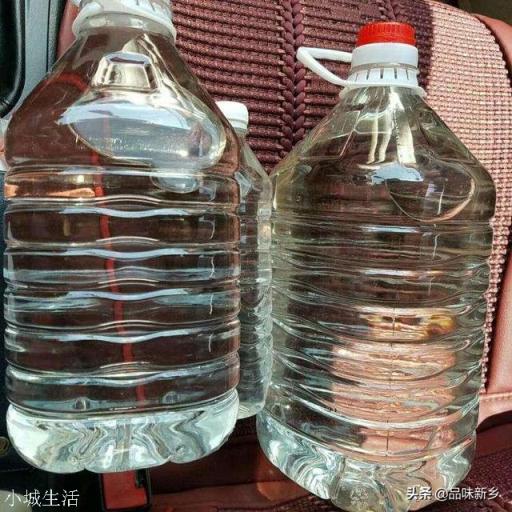 乡镇上那些卖散白酒的一天不见几个人买,为什么不关店?