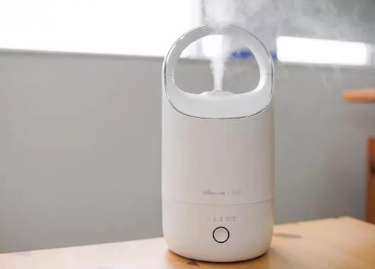 加湿器对着哪里吹合适 加湿器水里加什么可以消毒杀菌