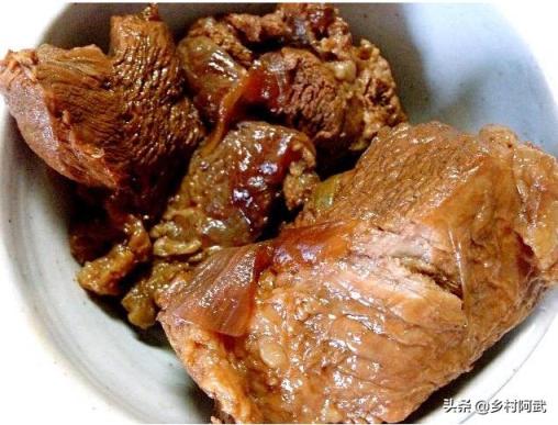 卤牛肉时哪种香料最关键？
