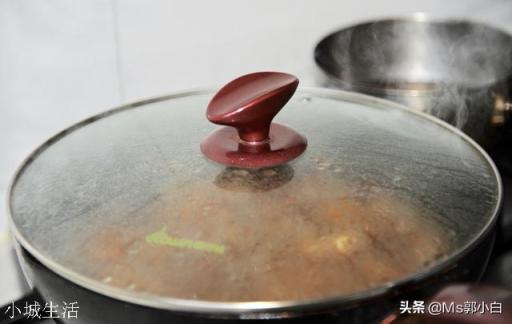 家庭版红烧肉怎么做不油腻？