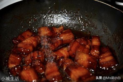 家庭版红烧肉怎么做不油腻？