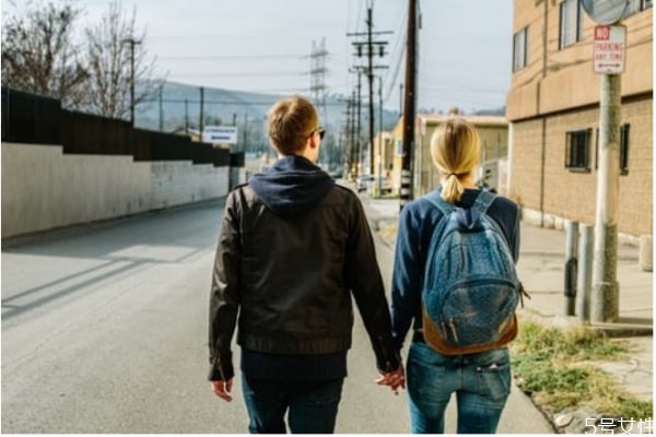 男人想离婚有什么表现 和老公感情不好怎么办
