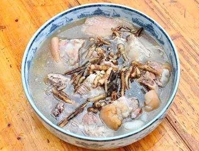 草乌炖猪脚的做法_草乌炖猪脚那个地方菜