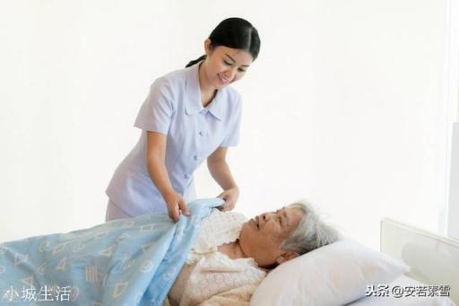 和八十岁的父母同住，你觉得是幸福还是累赘？