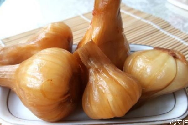 泡大蒜的食料比例 糖醋蒜一般要泡多久