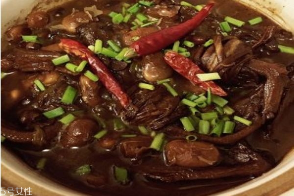 烧鸭脚包的做法及功效 鸭脚包锅仔的做法
