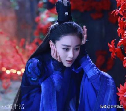 黄蓉指责杨过和小龙女乱辈份，但黄蓉和郭靖不也同样乱辈份了吗？