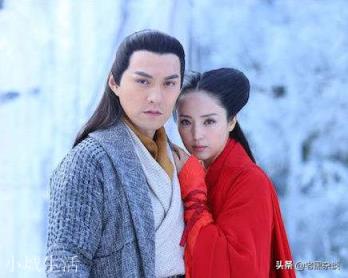 黄蓉指责杨过和小龙女乱辈份，但黄蓉和郭靖不也同样乱辈份了吗？