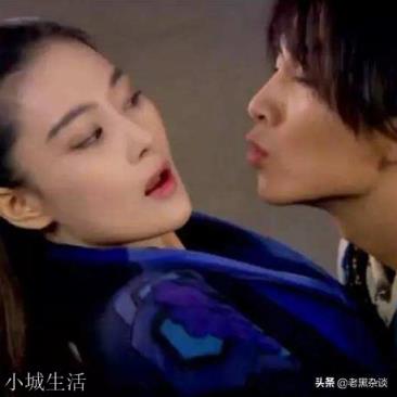 黄蓉指责杨过和小龙女乱辈份，但黄蓉和郭靖不也同样乱辈份了吗？