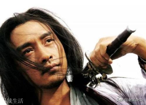 黄蓉指责杨过和小龙女乱辈份，但黄蓉和郭靖不也同样乱辈份了吗？
