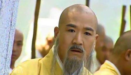 《倚天屠龙记》小说里,成昆绰号是混元霹雳手,为什么从来都没有见过成昆的混元功呢?