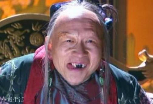 裘千丈到处招摇撞骗，抹黑铁掌帮，为何裘千仞从来不管？