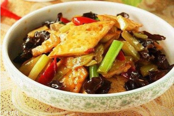 海带豆腐汤做法 家常豆腐的做法