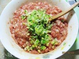 肉包子馅怎么做吃起来才鲜嫩多汁？