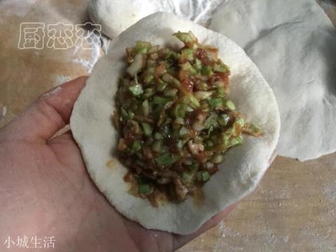 肉包子馅怎么做吃起来才鲜嫩多汁？