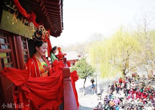 如果在金庸武侠里选一个老婆，你选谁？