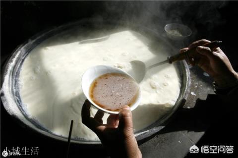 老家做豆腐都是卤水豆腐，那么卤水是怎么弄的？是什么物质？