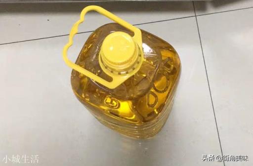 超市买的油与农村的自榨油哪个更好?