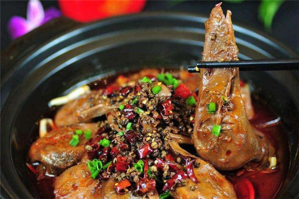 干锅鸭头可以经常吃吗 干锅鸭头小技巧