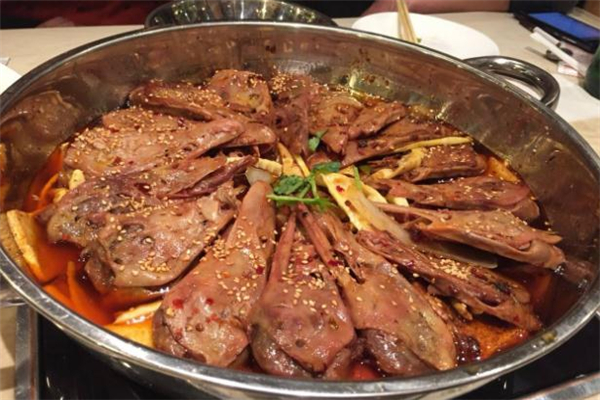 干锅鸭头可以经常吃吗 干锅鸭头小技巧