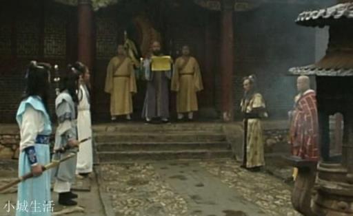 龙虎风云会中白衣神童小剑魔被哪位高人戏耍，当时发生了什么？