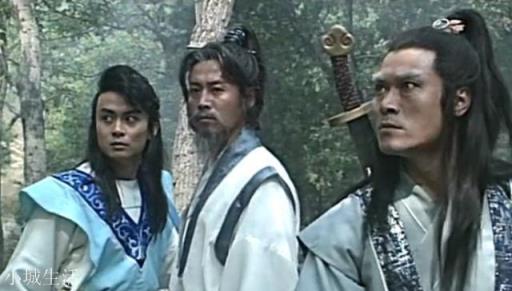 龙虎风云会中白衣神童小剑魔被哪位高人戏耍，当时发生了什么？