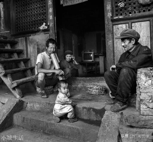 對聯：上聯：農家人農家菜實實在在下聯怎么對？