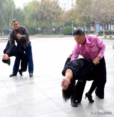 看上了跳广场舞的单身阿姨，心动了怎么办？