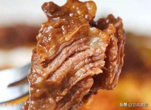 炖牛肉时加茶叶是放红茶还是绿茶？有什么依据吗？