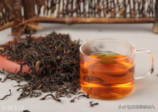 炖牛肉时加茶叶是放红茶还是绿茶？有什么依据吗？