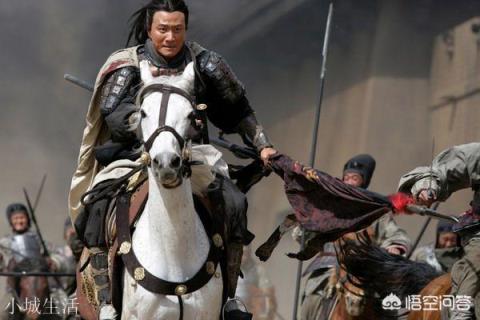 假如曹操在长坂坡下令放箭，赵云还能全身而退吗？为什么？