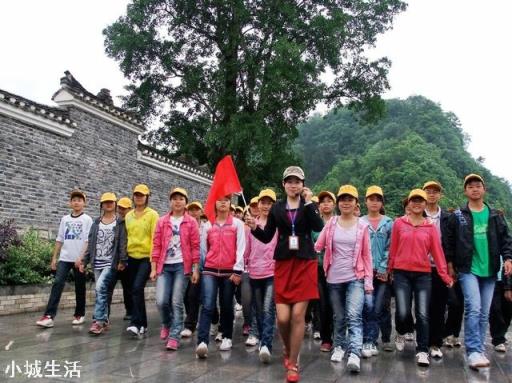 如何回懟導游強制消費時說“沒錢你出來旅游干嘛”這句話？