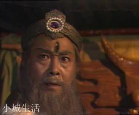 《封神演义》中,金灵圣母披散头发大战三大士,是否意味着打不过他们?