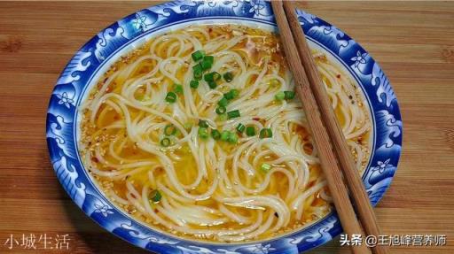 长期吃面条究竟是养胃还是伤胃？面条的正确吃法是什么？
