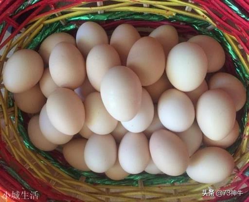 腌鸡蛋时把鸡蛋放在坛子里然后用烧开的盐水直接倒进去行吗？