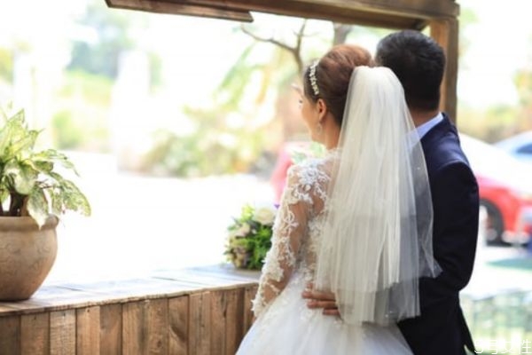 怎样相处能让夫妻关系更和谐 为什么现在离婚率那么高