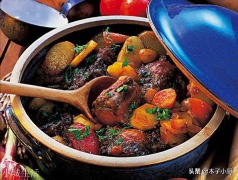 炖肉时,什么时候放花椒大料?