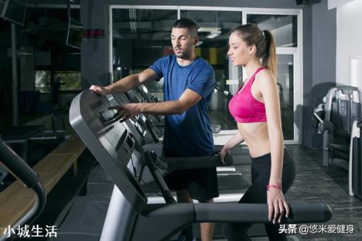 去健身房找私教，问他什么问题能看出来这个教练的水平？