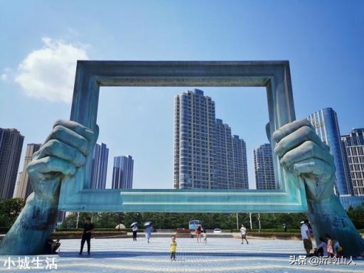 青岛、威海、烟台、日照，山东这四个海边城市，你最喜欢哪一个？为什么？