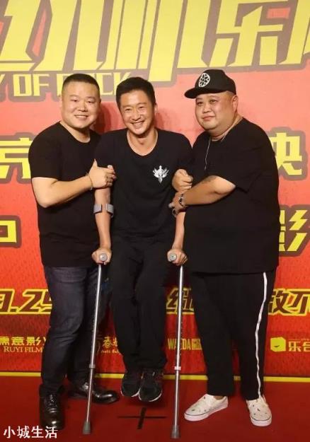 综合格斗，吴京可以打得过张伟丽吗？