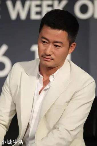 综合格斗，吴京可以打得过张伟丽吗？