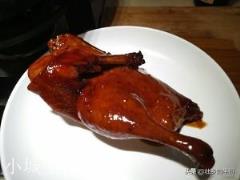广东碌鹅的正宗做法是什么?净重十斤的鹅做广东碌鹅放多少糖和多少豉油？