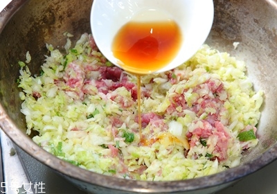 包水饺料理步骤 包水饺的配方比例