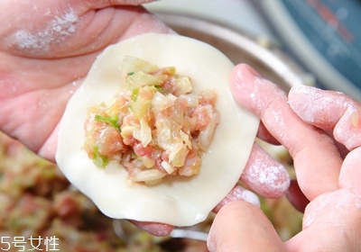 包水饺料理步骤 包水饺的配方比例